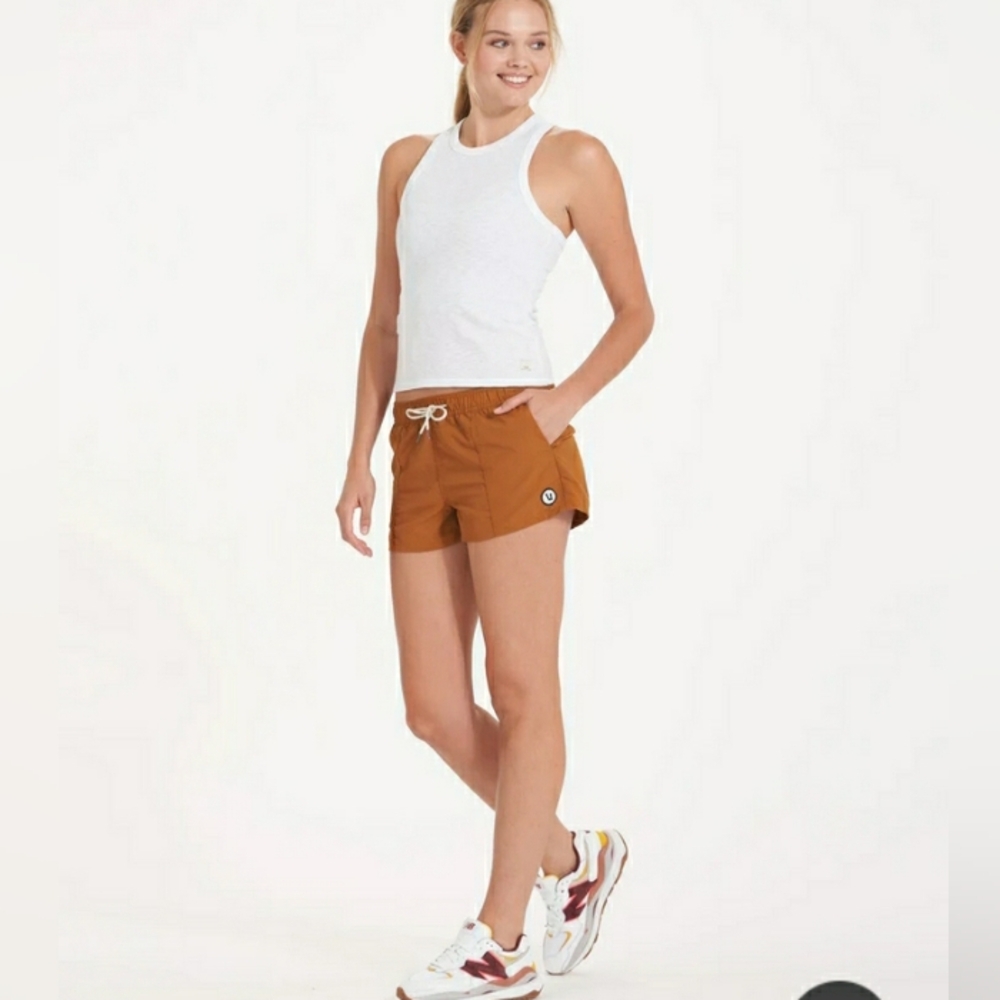- NWT Vuori Sunwashed shorts large
